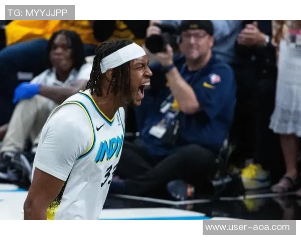 特纳高效发挥仅靠三分球贡献15分7篮板2助攻3抢断展现全面能力